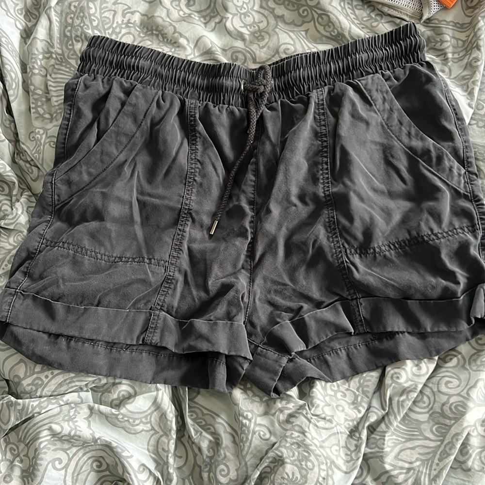 Grey/black tie shorts